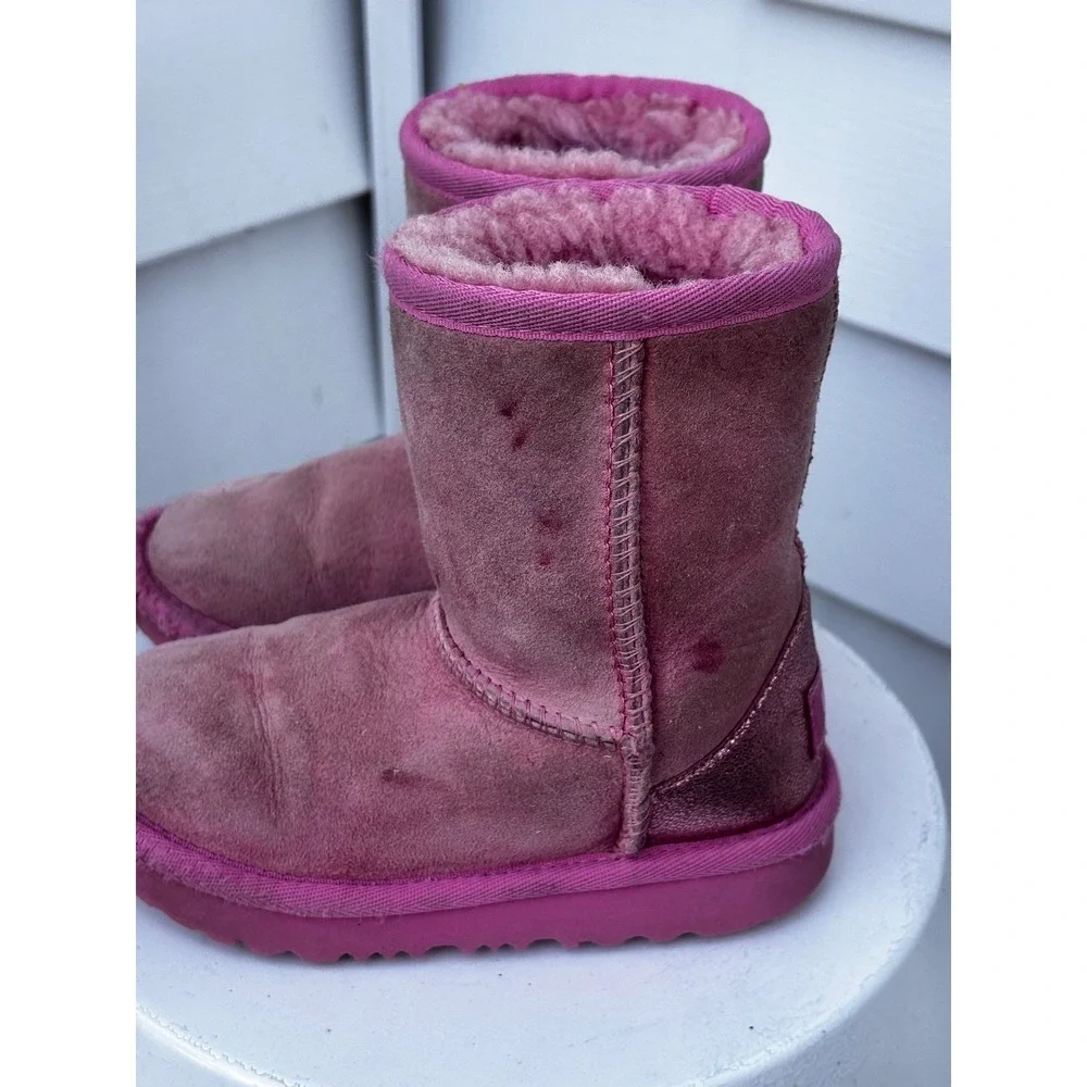 UGG Kids Classic Short‎ II Boot Pink Glitter Back Childrens Girls Size 9